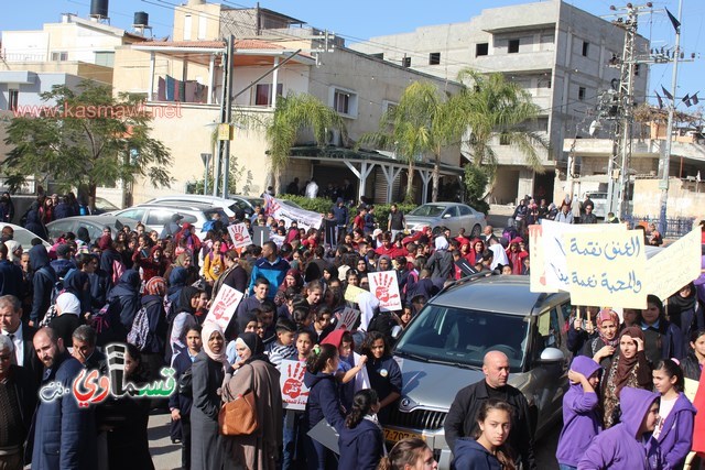 فيديو: رئيس البلدية في المسيرة التضامنية مع الاستاذ طارق ورسالة الى الشرطة  تحصيلكم وانجازاتكم في السنوات الاخيرة صفر   